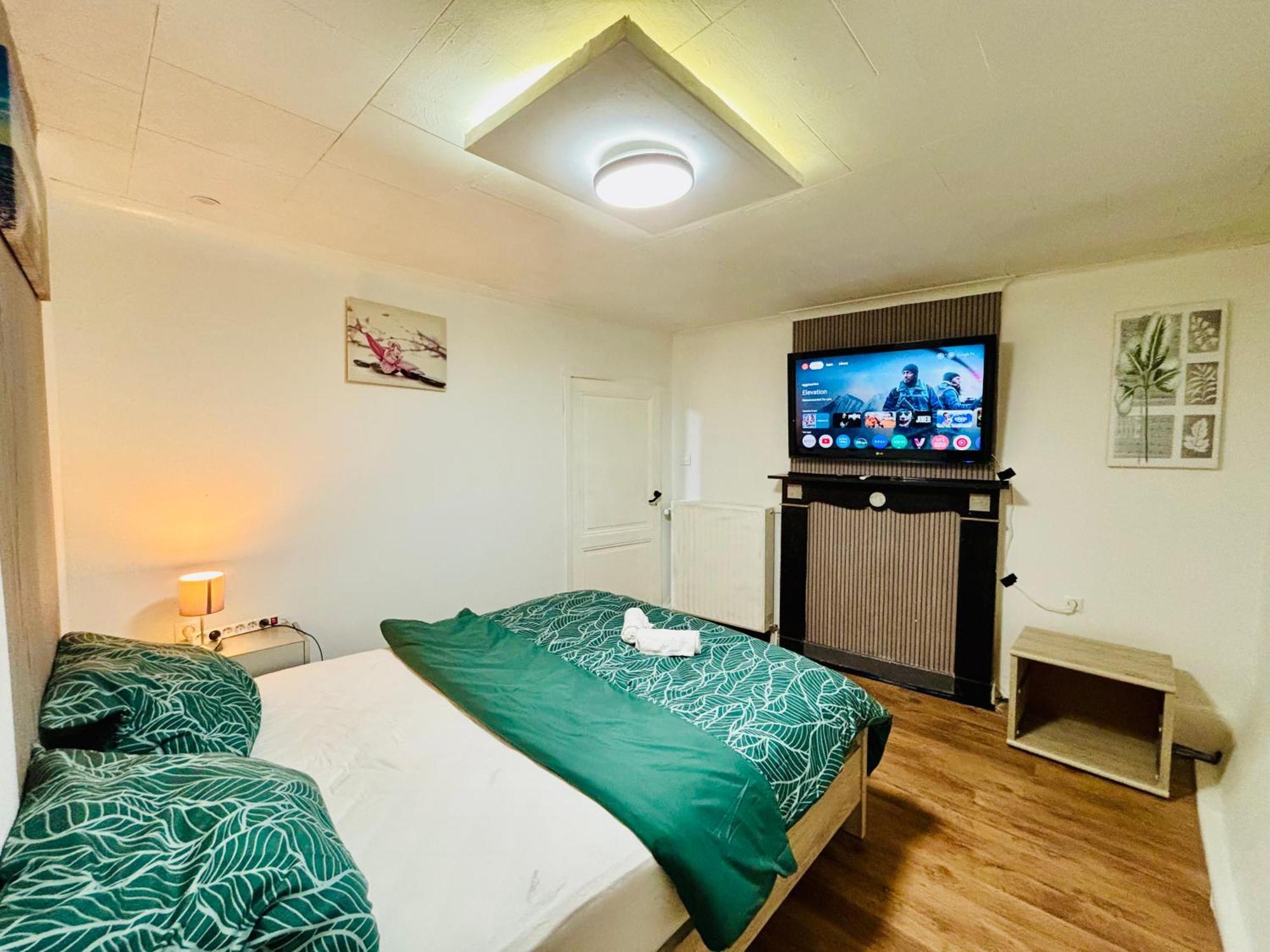 Cozy&Calm Room With Ensuite Heers Екстер'єр фото